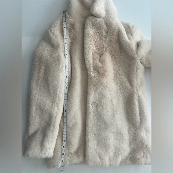 ***PRICE DROP*** NWT Banana Republic Cream Faux Fur Jacket - Picture 7 of 8
